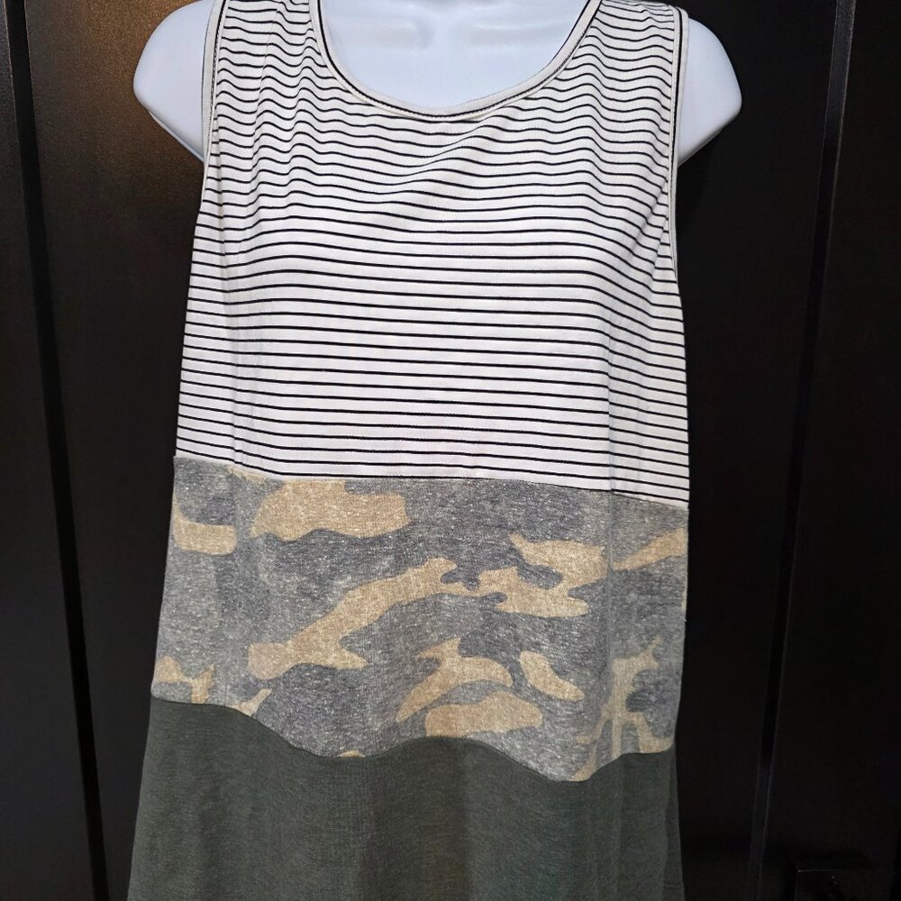 Betsey's Boutique Camo & Striped Tank Sz XL